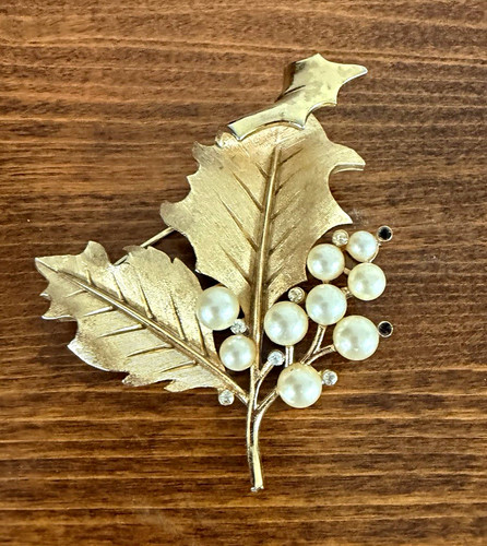 Vintage crown trifari gold - crown,