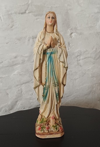 Statuette virgin mary notre - mary,