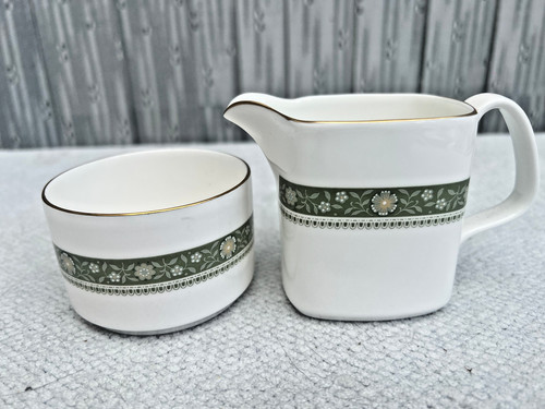Small green royal doulton - small,