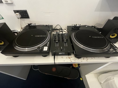 Reloop rp2000mk2 turntables - 2x,