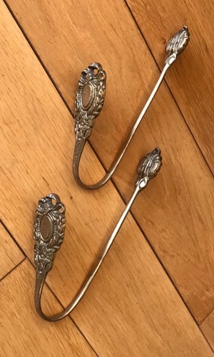 Antique brass curtain tie - brass,