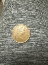 Queen Elizabeth II 1971 Rare 2