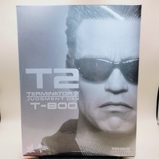 Hot Toys 1/6 T-800 Terminator