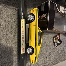 Plymouth Barracuda 1969  1/18 Scale Diecast metal model 92178  - Yellow