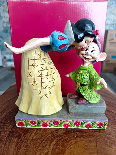 Enesco disney showcase - disney,
