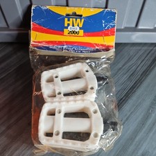 THICK GRIP White Pedals –