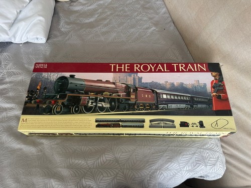 Hornby r1091 s the royal - hornby, m&s