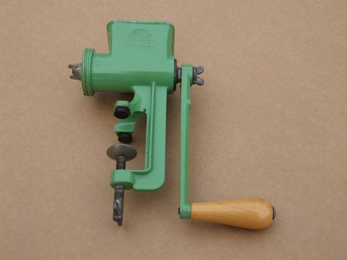 Meat mincer grinder - mincer, spong