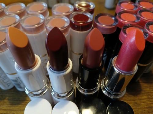 Mua matte satin - &,