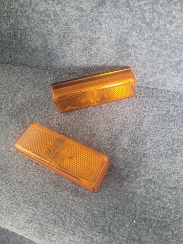 Pair off radex 905 - 905, amber