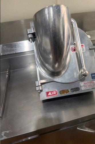 Alfa pelican cheese - pelican, cutter