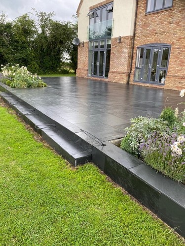 Charcoal slate paving patio - paving,