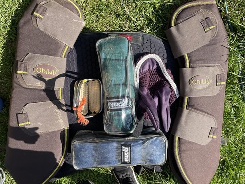 Job lot equestrian items - of,