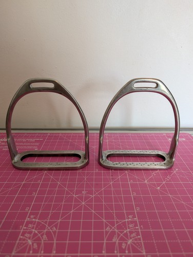 Stirrup irons stainless - 4.5,