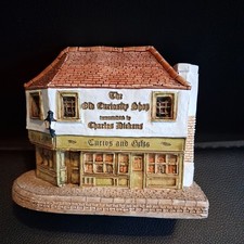 Lilliput Lane, Old Curiosity