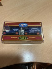 Corgi Cameo Pickfords VANS Set