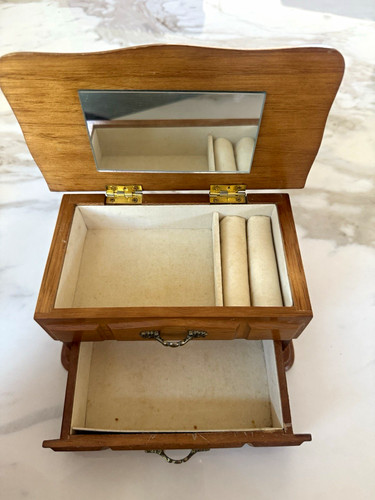 Wooden jewellery box with - box,