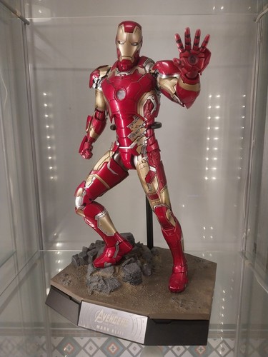 Hot toys age - ultron, iron