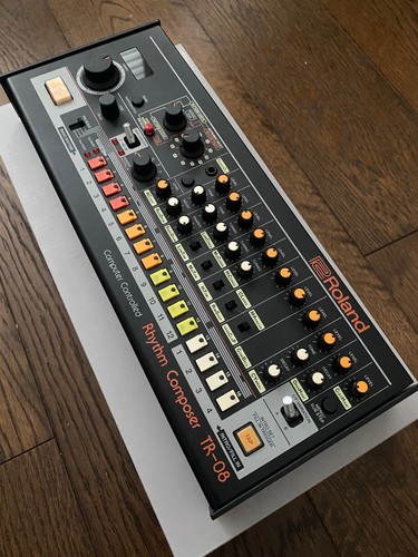 Roland rythm composer - tr-08,