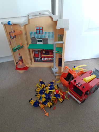 Fireman sam playset with - sam, fire