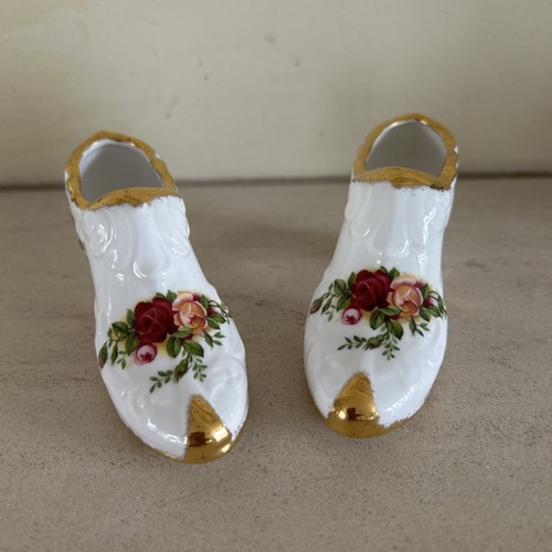 Pair vintage royal albert - pair,