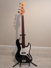 Fender MIJ Fretless Jazz Bass 
