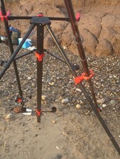 IAN GOLDS AKIOS SEALEGS LEEDA