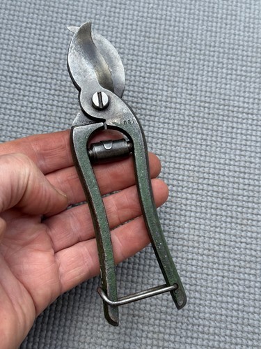 Vintage gardeners secateurs - vintage,