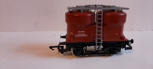 Hornby gauge r125 twin silo - hornby,