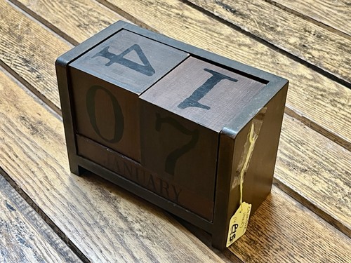 Wooden cube calendar - cube,