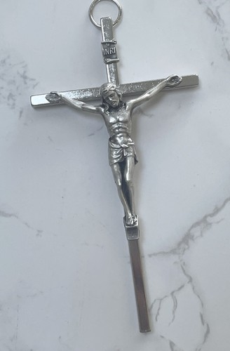Metal crucifix wall - 4, .25"