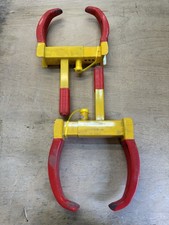 Heavy duty wheel clamp