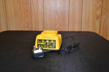 DeWALT DE9116 Battery Charger NiMH and NiCd 7.2-18V / 1.3Ah-3.0Ah Yellow N1
