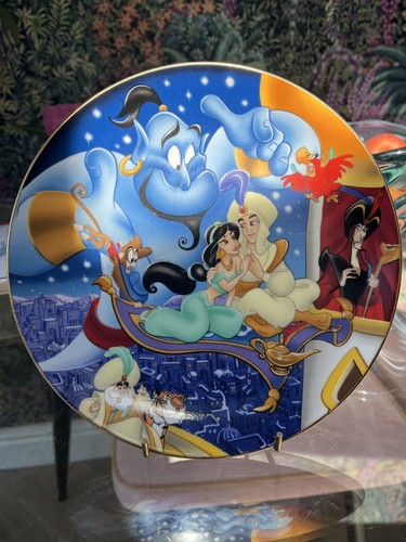 Disney collectors plate - disney,
