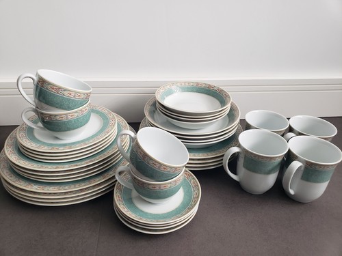 Wedgwood aztec piece dinner - 36,