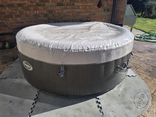Lay spa inflatable - hot, tub