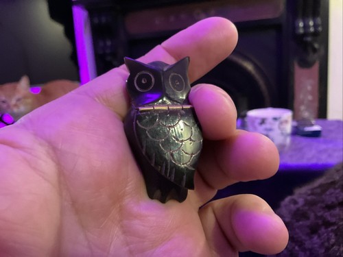 Antique carved owl snuff box - carved,