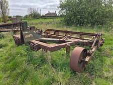 COUSINS 3.25 metre V Form