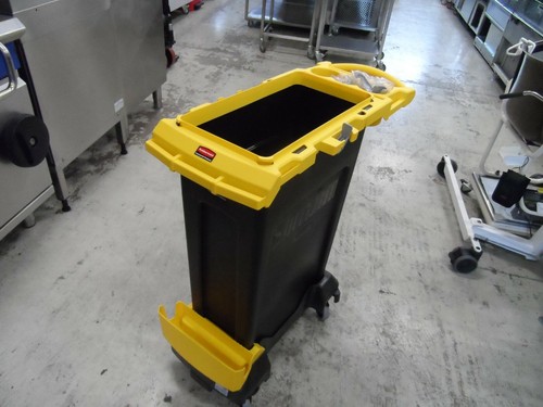New boxed rubbermaid 2110167 - new,