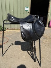 Equipe Synergy Black Jump Saddle 17.5 Inch M/W