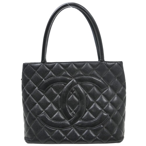 Chanel black calfskin - black,