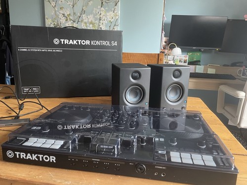 Native instruments traktor - instruments,