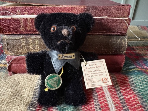 Hermann annual pin bear - annual,