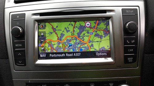 Toyota avensis 2012 - sat, nav