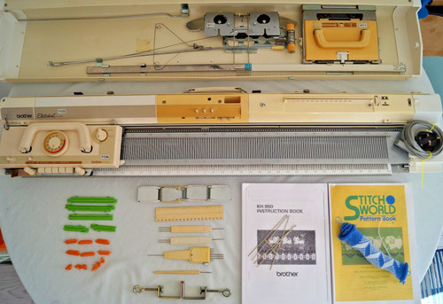Brother knitting machine - ,
