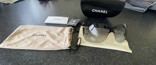 Chanel vintage rimless logo - chanel,