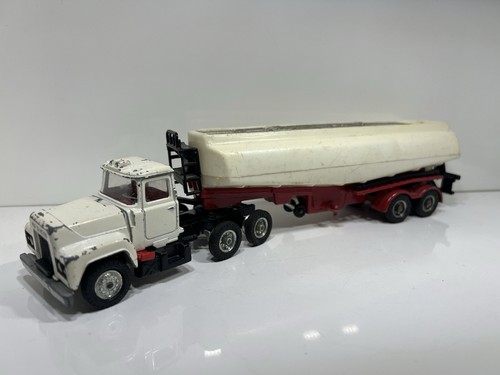Corgi major toys mack truck - toys,