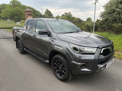 Toyota hilux invincible - hilux, x