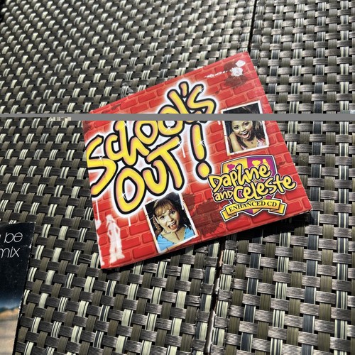 Daphne and celeste - daphne,