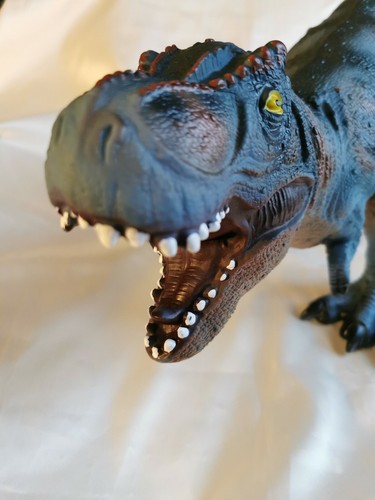 Large tyrannosaurus rex - tyrannosaurus, t-rex